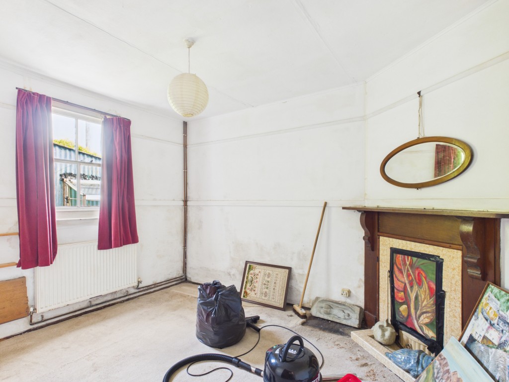 Lot: 134 - DETACHED IRON-CLAD BUNGALOW WITH RESIDENTIAL USE IN COUNTRYSIDE LOCATION - Bedroom